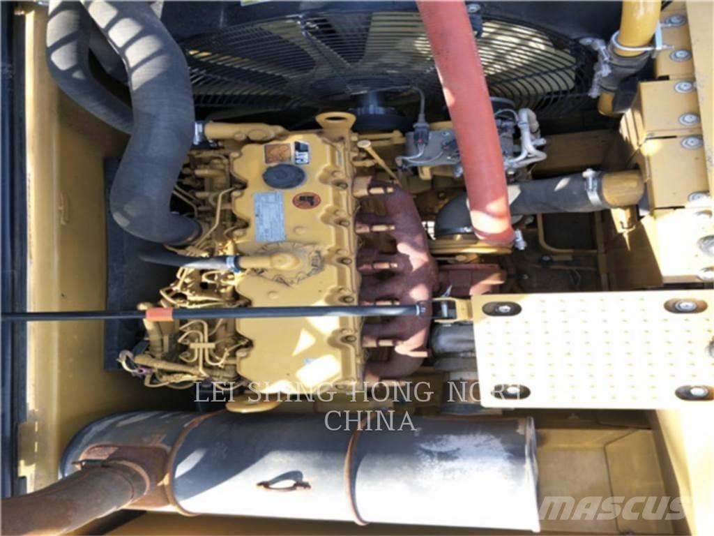 CAT 326D2L Kāpurķēžu ekskavatori