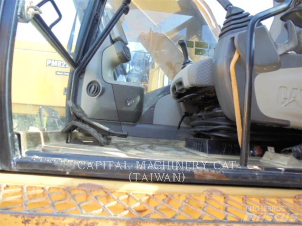 CAT 330D2L Kāpurķēžu ekskavatori
