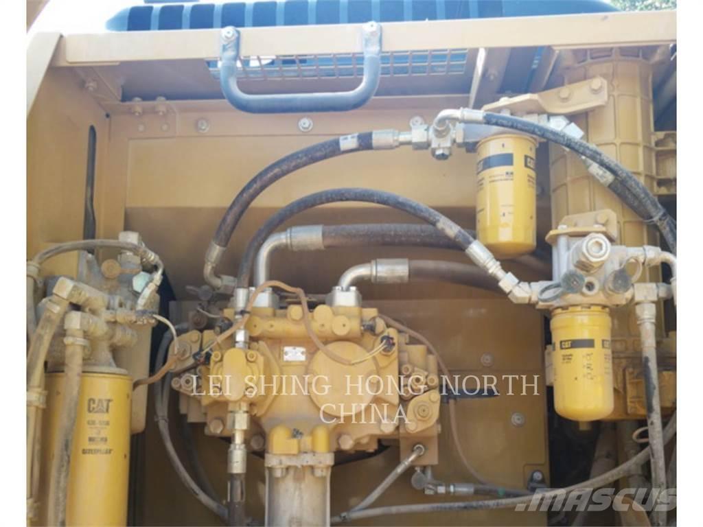 CAT 330D2L Kāpurķēžu ekskavatori