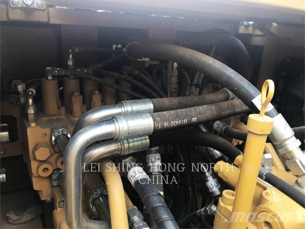 CAT 330D2L Kāpurķēžu ekskavatori