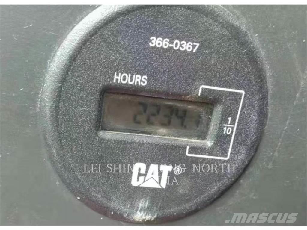 CAT 330D2L Kāpurķēžu ekskavatori