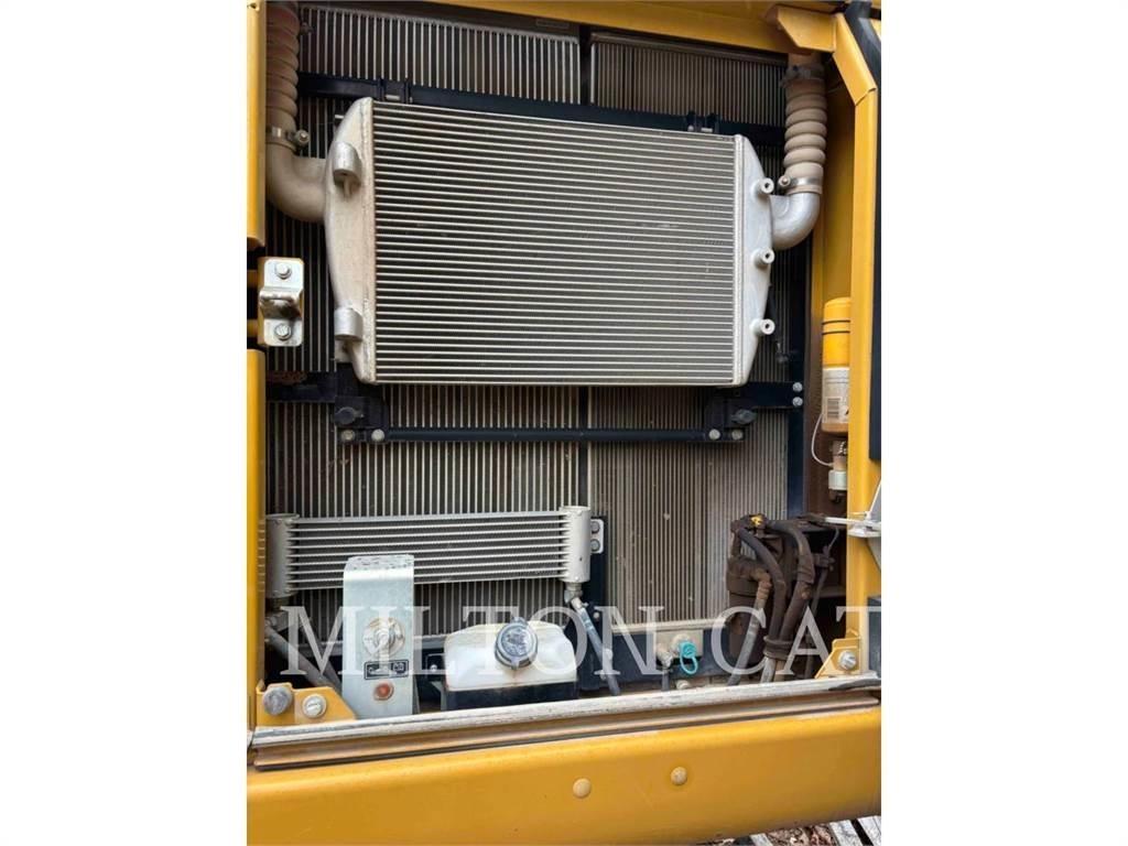 CAT 330FL Kāpurķēžu ekskavatori