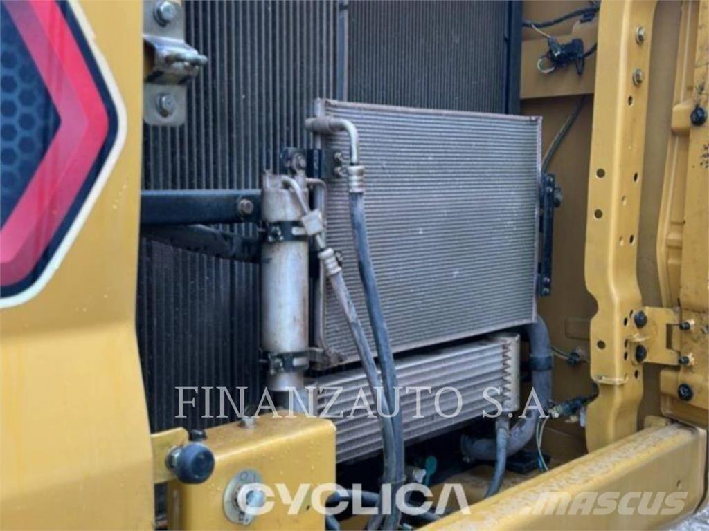 CAT 330GC Kāpurķēžu ekskavatori