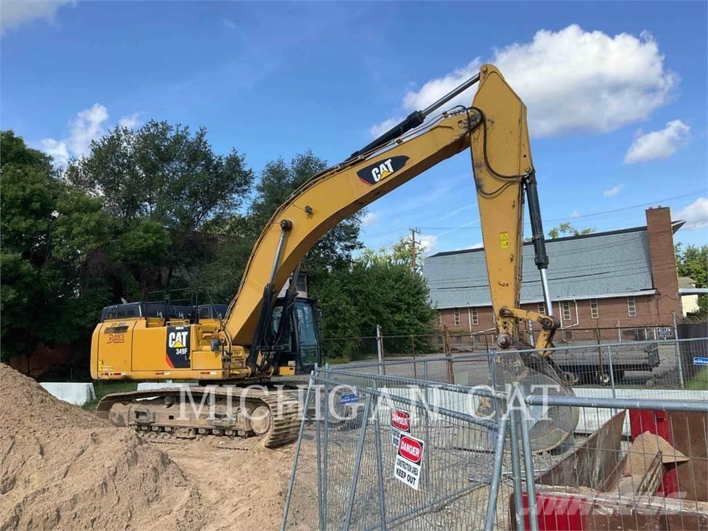 CAT 349FL + Kāpurķēžu ekskavatori