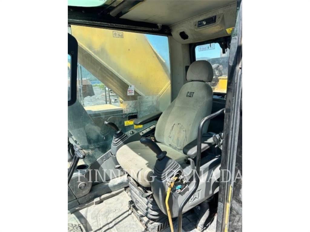 CAT 365C Kāpurķēžu ekskavatori