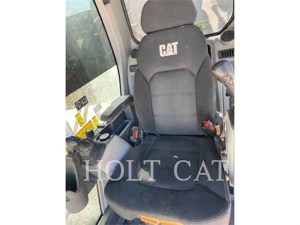 CAT 374 Kāpurķēžu ekskavatori