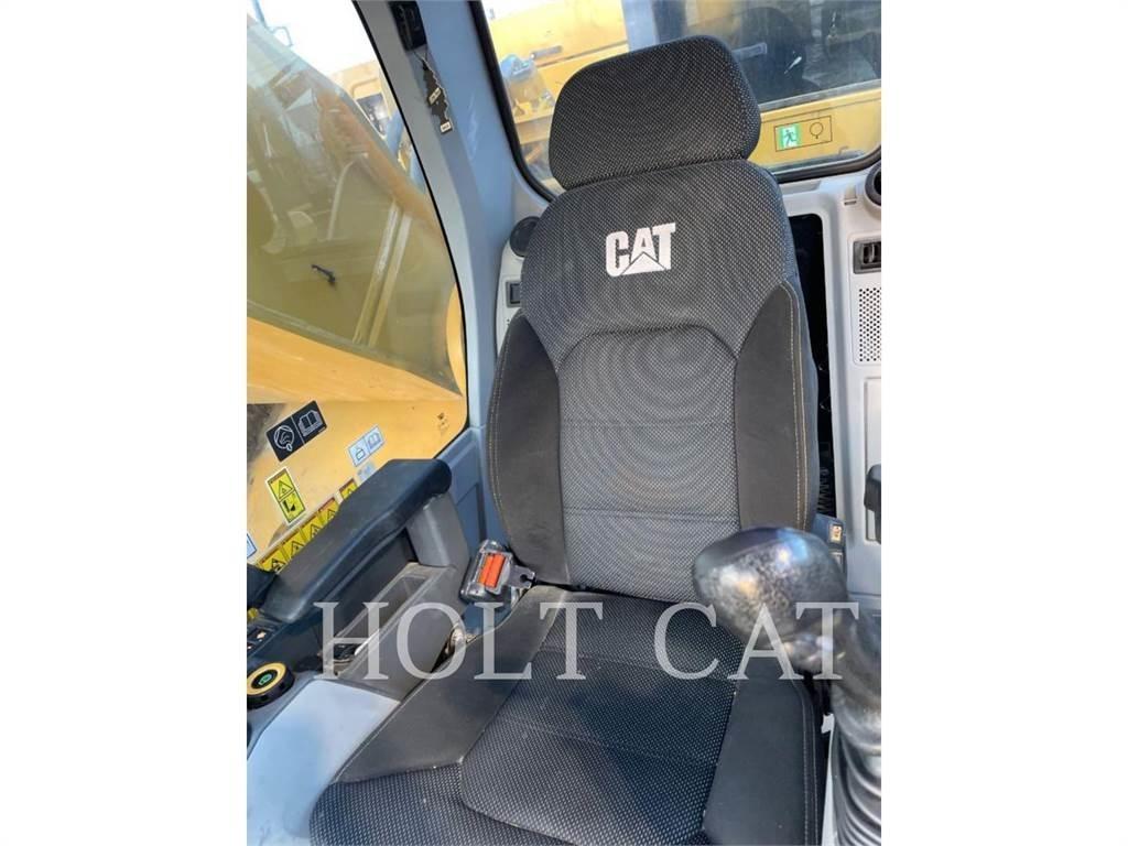 CAT 374 Kāpurķēžu ekskavatori