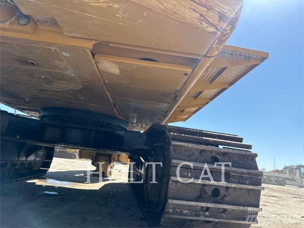 CAT 374 Kāpurķēžu ekskavatori