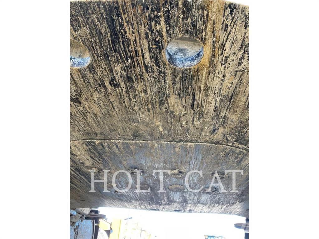 CAT 374 Kāpurķēžu ekskavatori