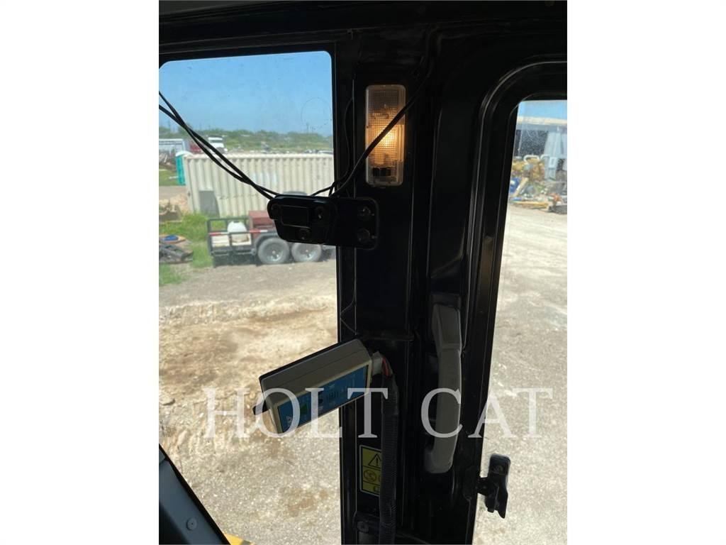 CAT 374FL Kāpurķēžu ekskavatori