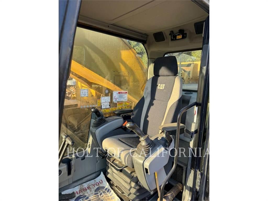 CAT 390FL Kāpurķēžu ekskavatori