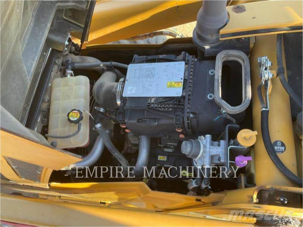 CAT 415F2 IL Iekrāvēji uz riteņiem