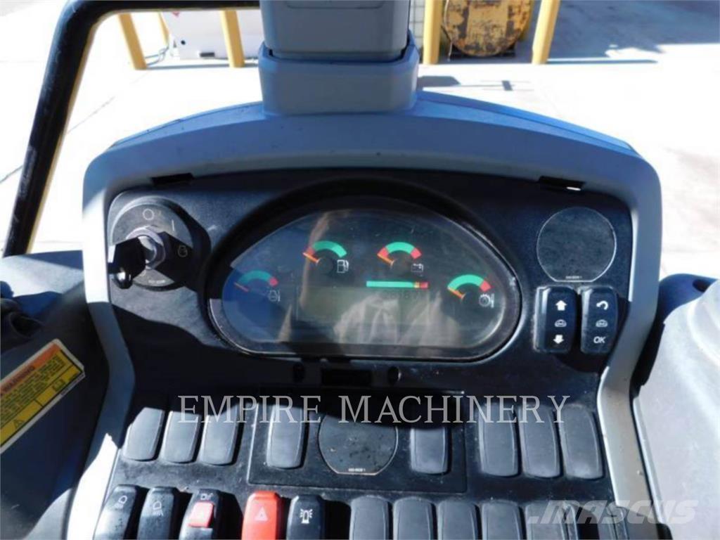 CAT 415F2 IL Iekrāvēji uz riteņiem