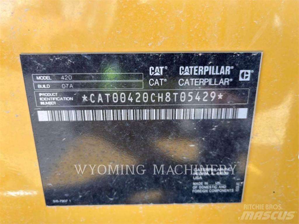 CAT 420 Ekskavatori-iekrāvēji