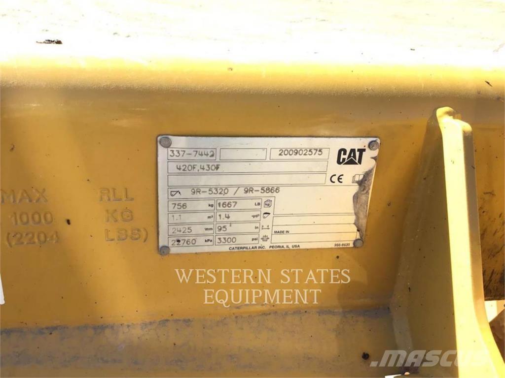 CAT 420 Ekskavatori-iekrāvēji