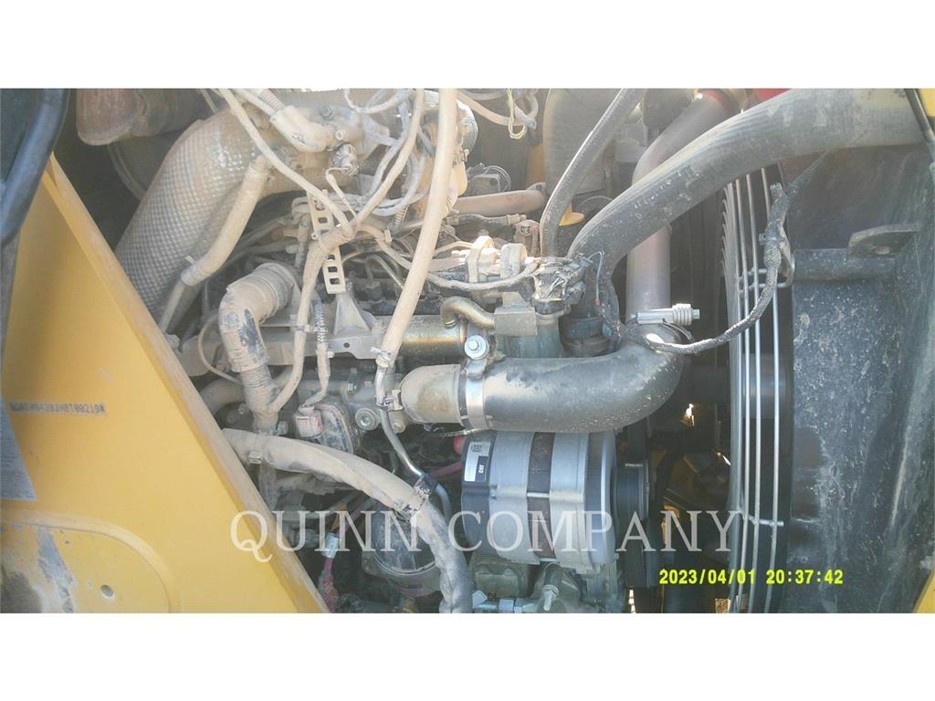 CAT 420 Ekskavatori-iekrāvēji