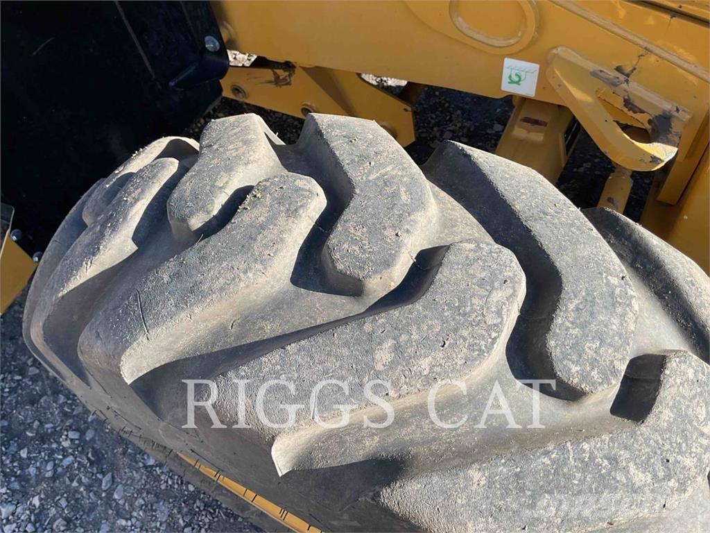 CAT 420 4AEM Ekskavatori-iekrāvēji