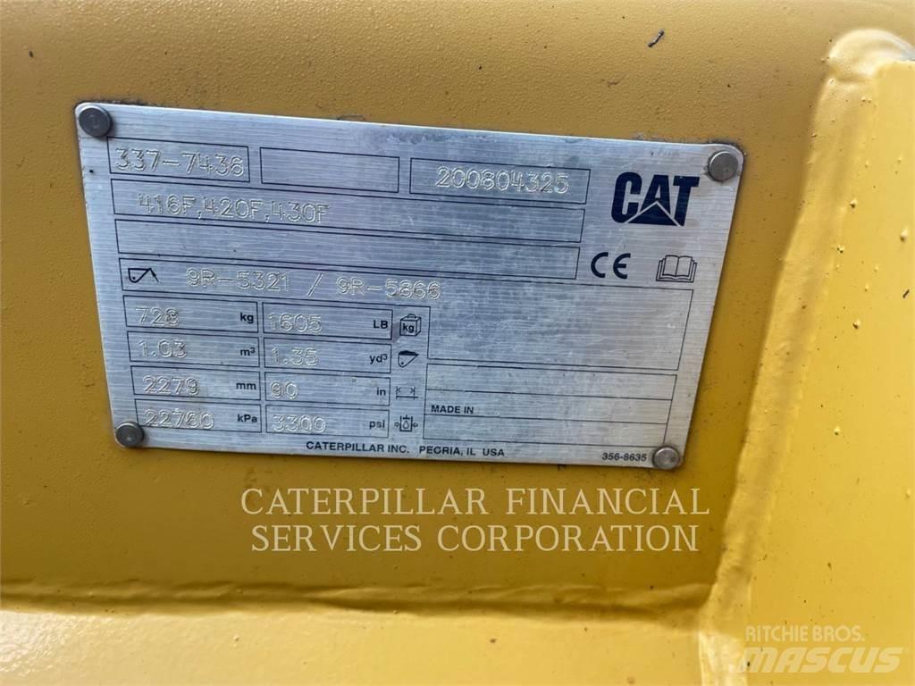 CAT 42007 Ekskavatori-iekrāvēji