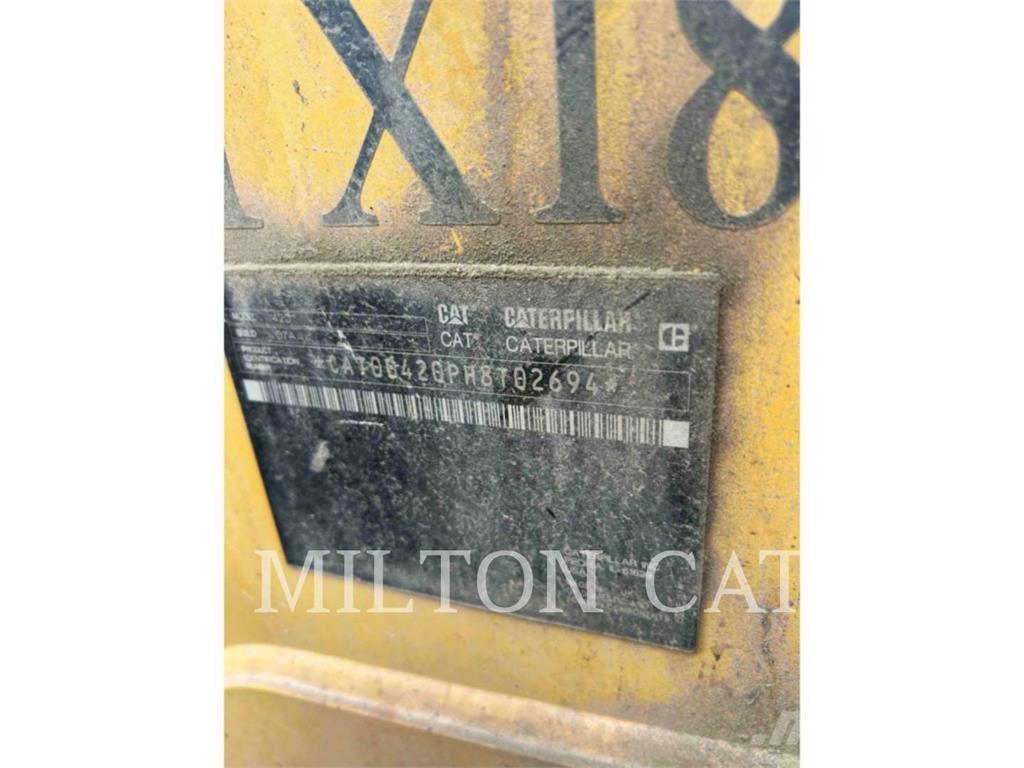 CAT 42007 Ekskavatori-iekrāvēji