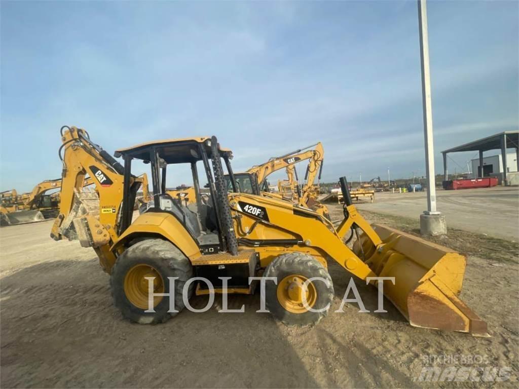 CAT 420F Ekskavatori-iekrāvēji