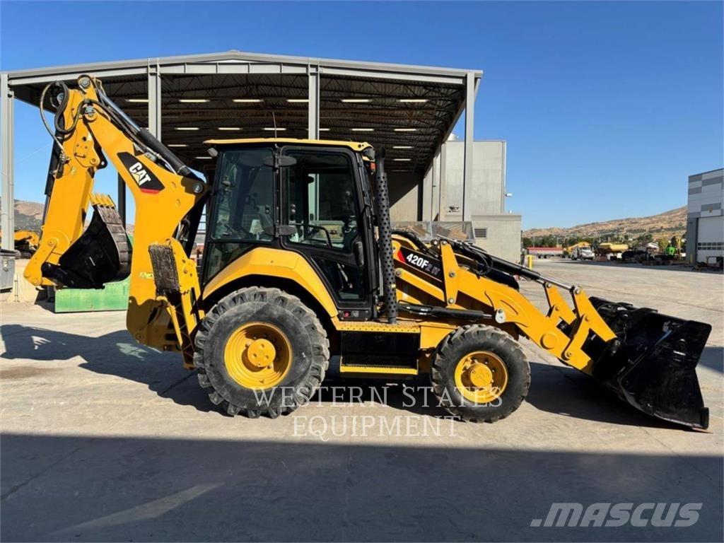 CAT 420F2 Ekskavatori-iekrāvēji
