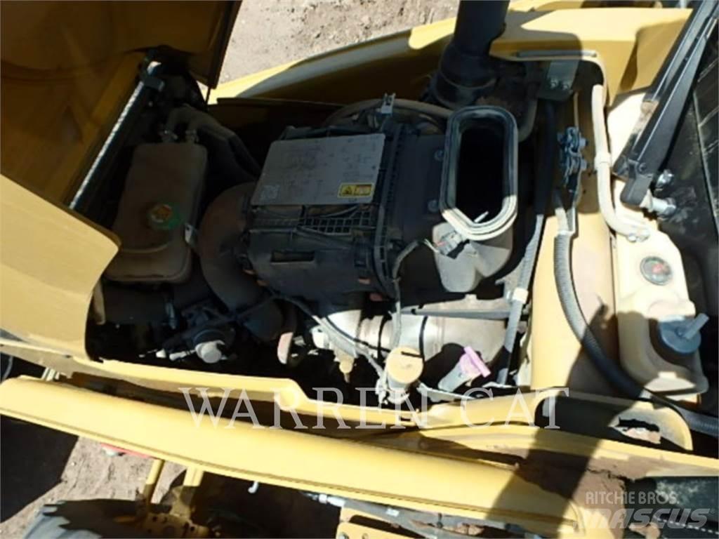 CAT 420XE AE4T Ekskavatori-iekrāvēji
