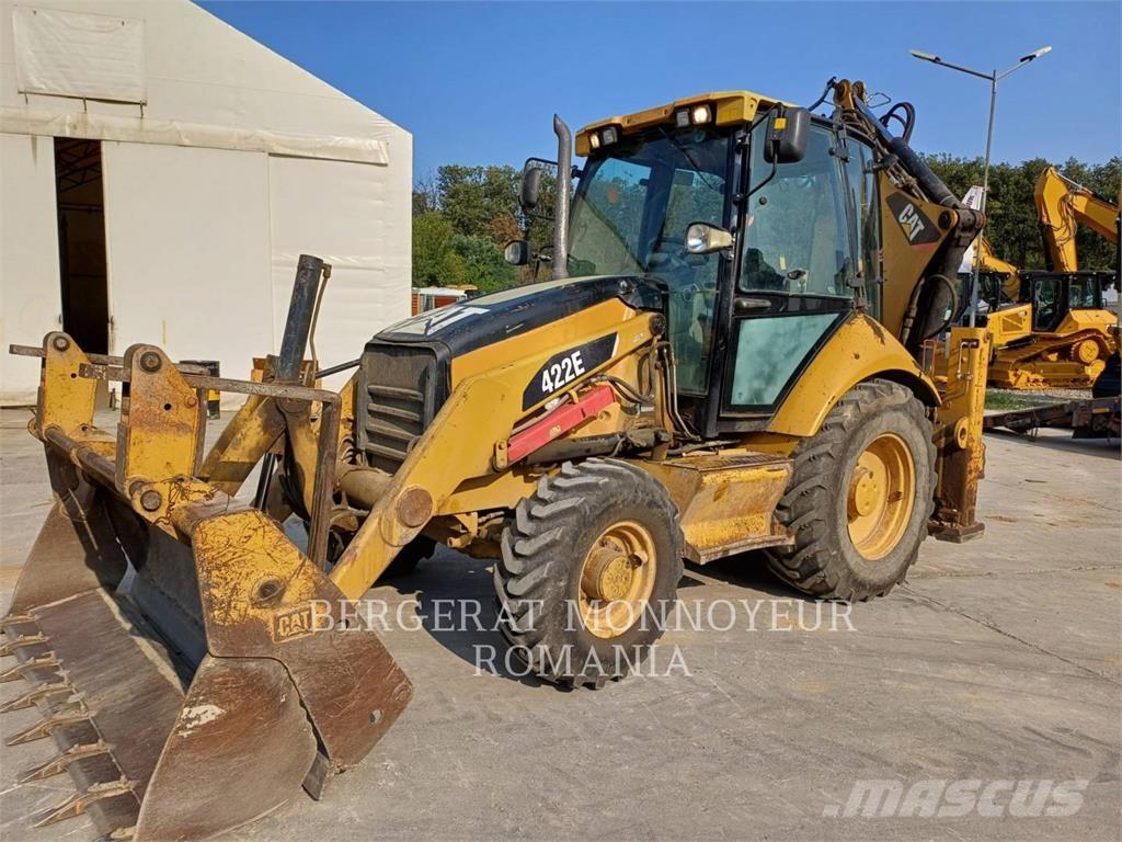 CAT 422E Ekskavatori-iekrāvēji