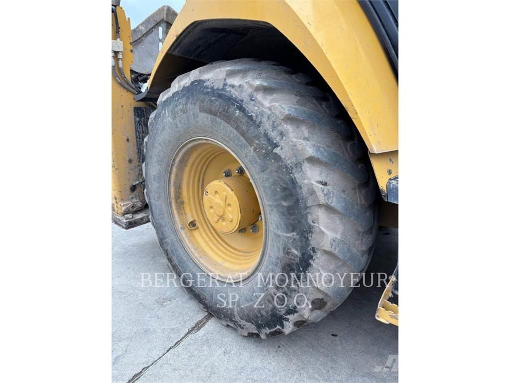CAT 432 Ekskavatori-iekrāvēji