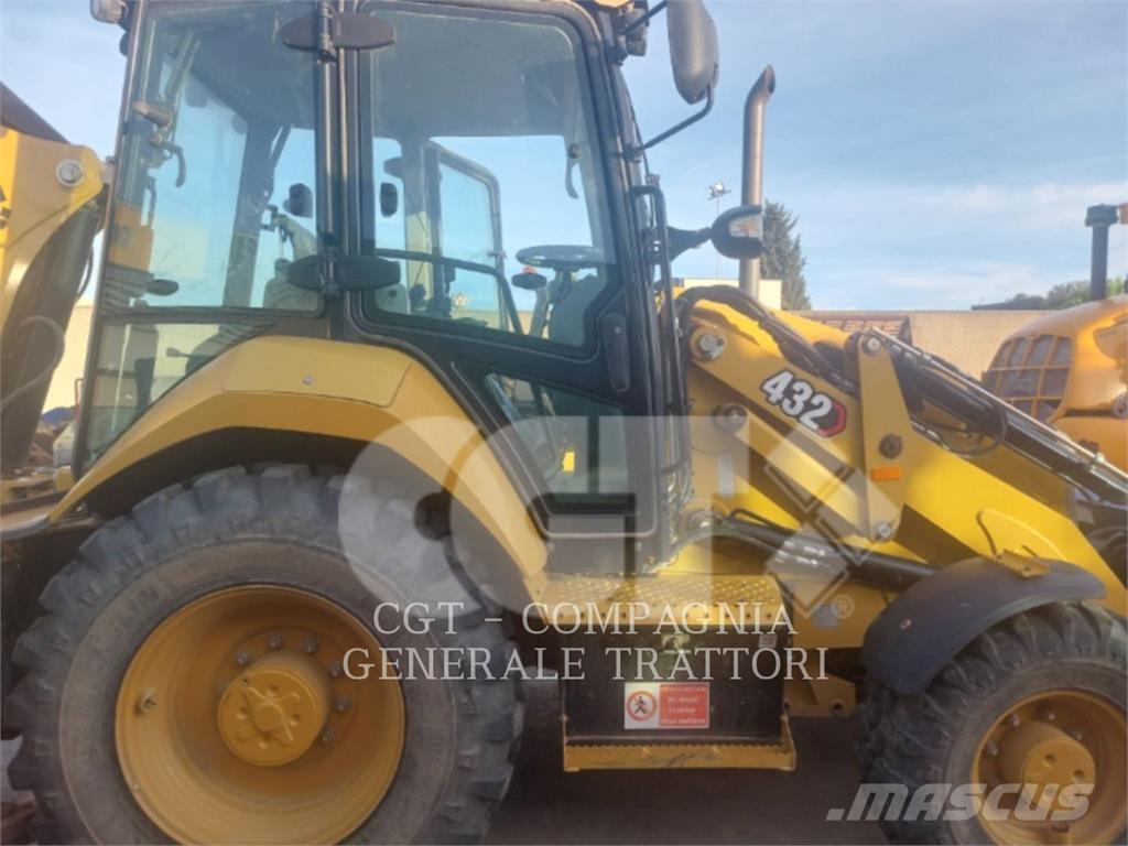 CAT 432 Ekskavatori-iekrāvēji