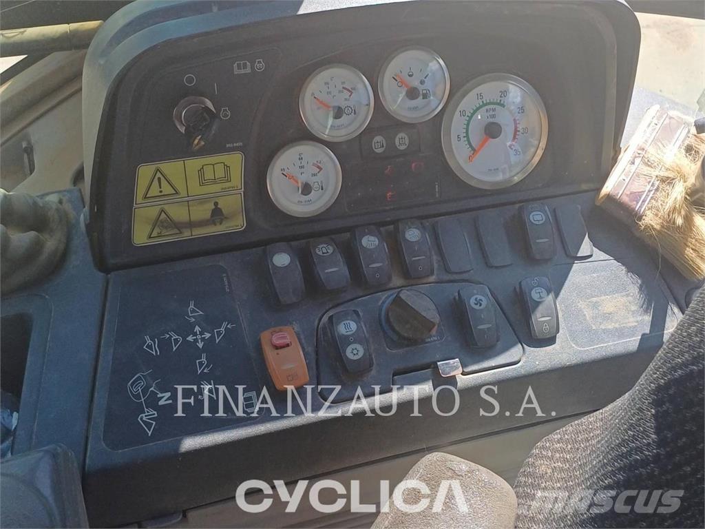 CAT 432F Ekskavatori-iekrāvēji