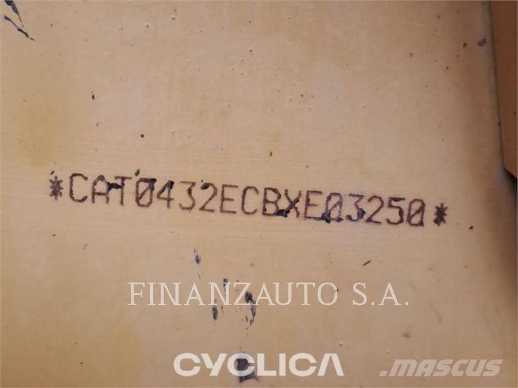 CAT 432F Ekskavatori-iekrāvēji