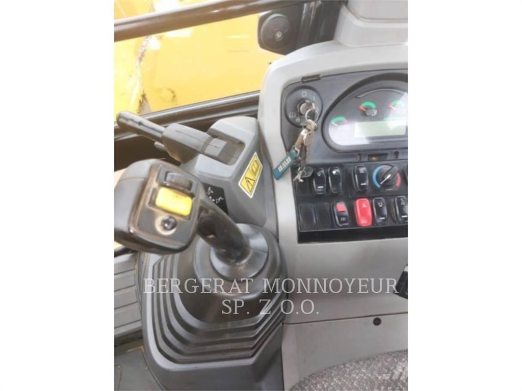 CAT 432F2 Ekskavatori-iekrāvēji