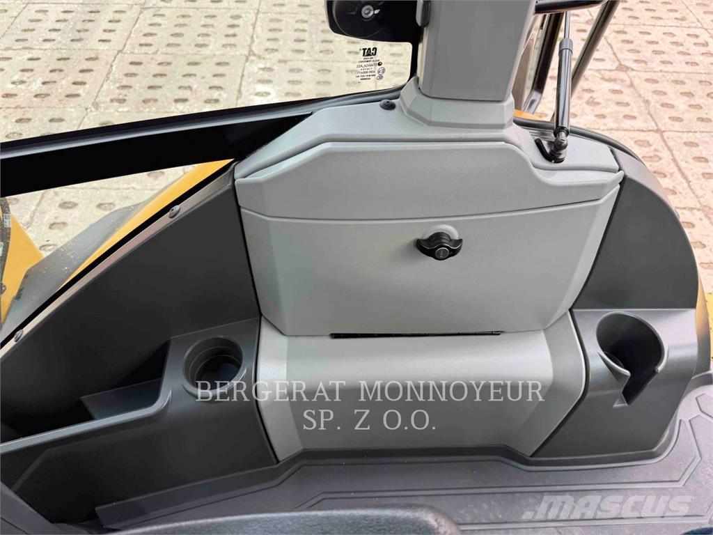 CAT 434 Ekskavatori-iekrāvēji