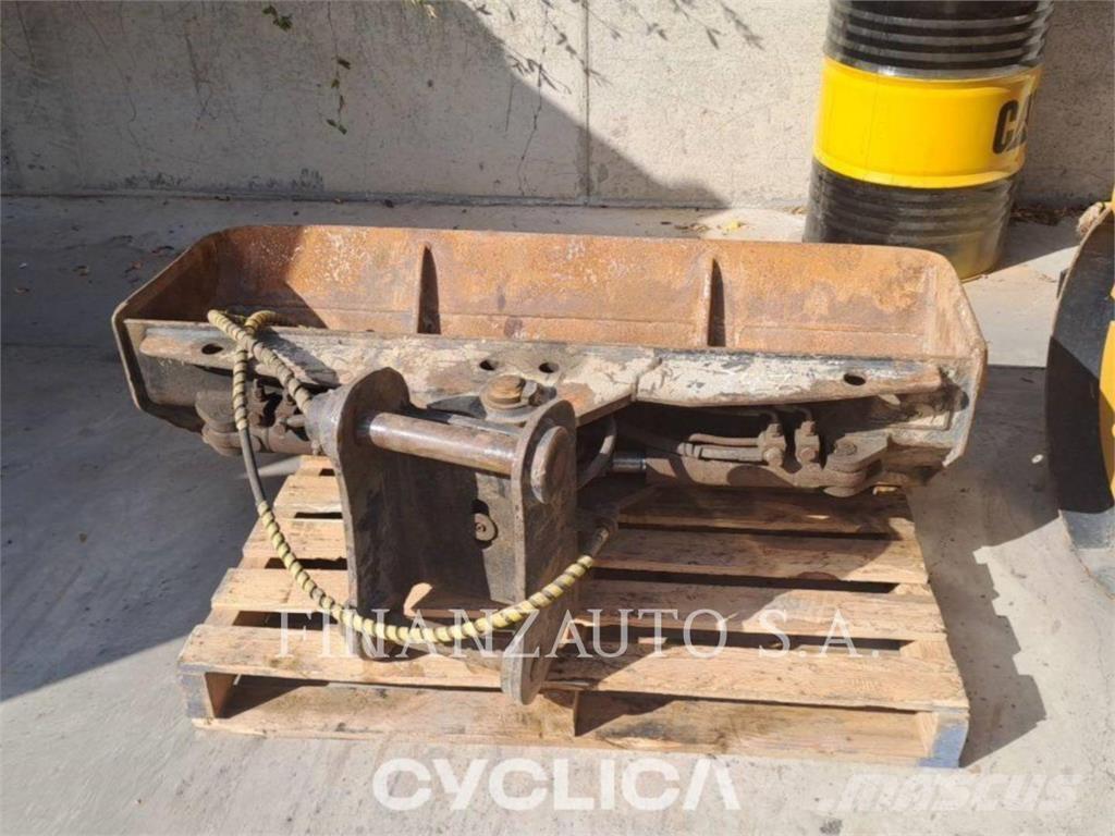 CAT 434F Ekskavatori-iekrāvēji