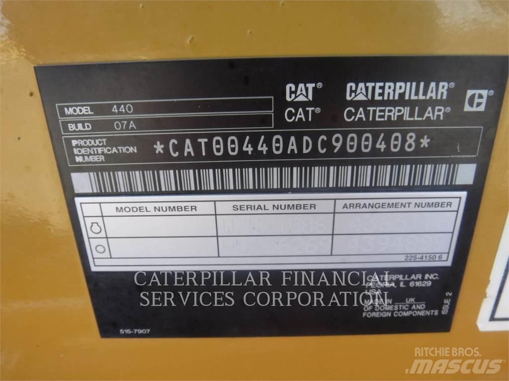 CAT 440-07 Ekskavatori-iekrāvēji