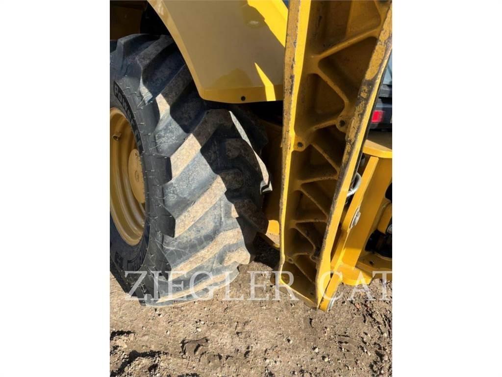 CAT 440IT Ekskavatori-iekrāvēji