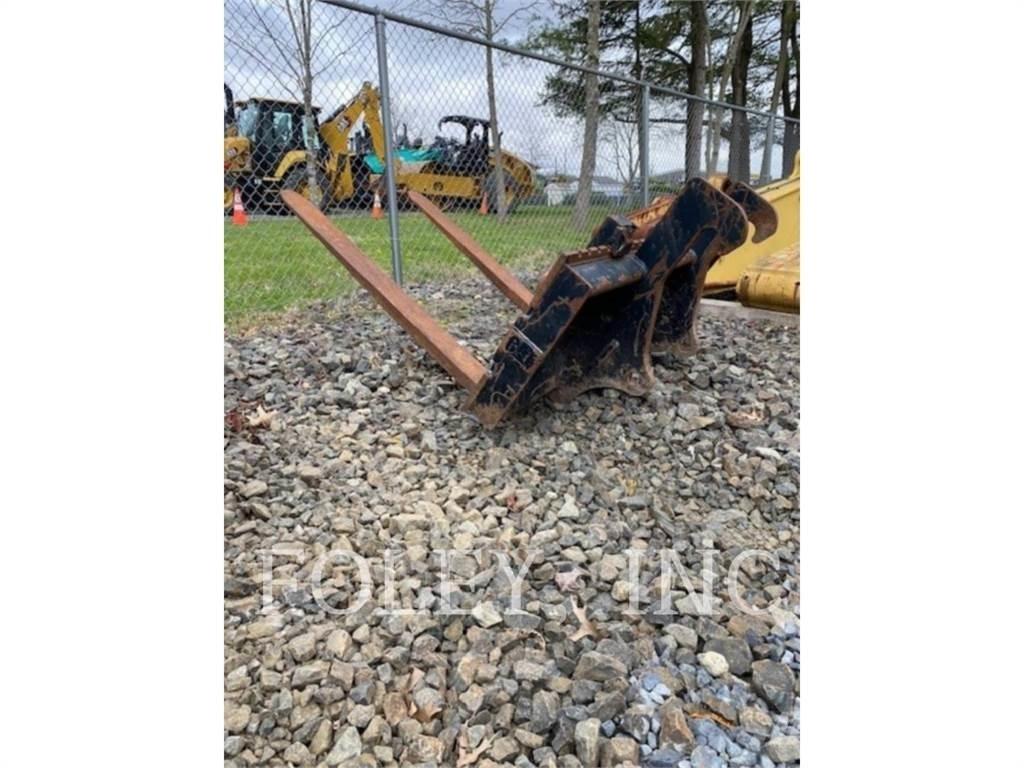 CAT 48 PALLET FORKS Dakšas