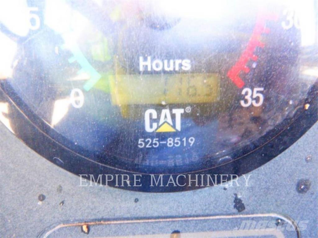 CAT 613C Skrēperi