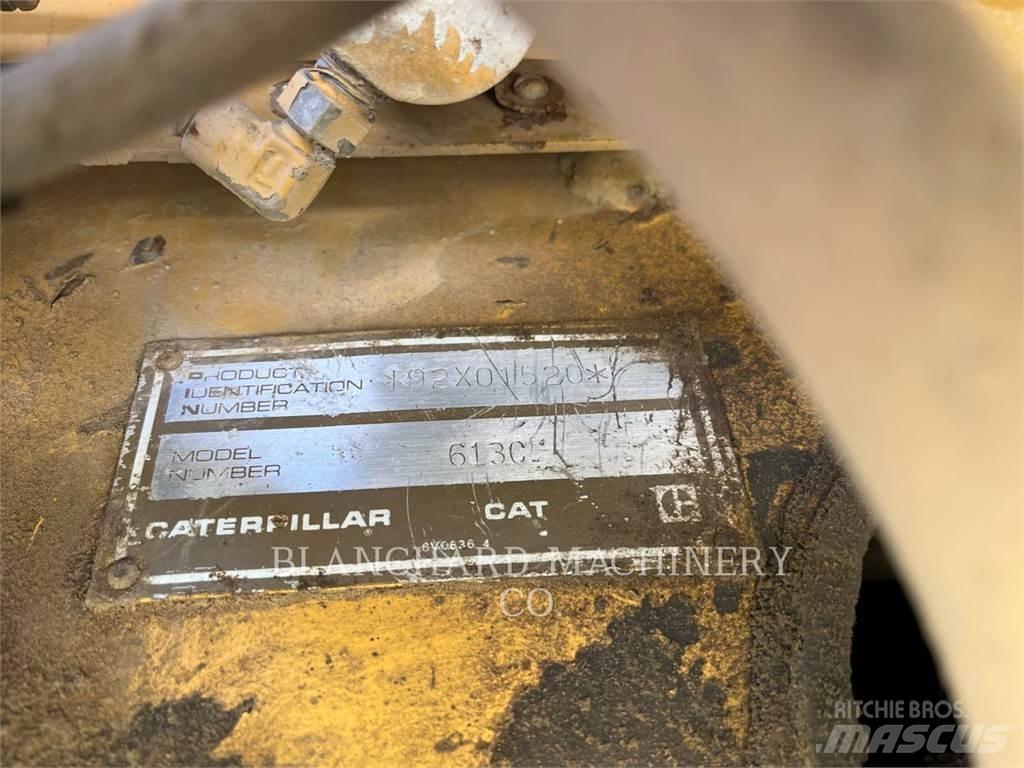 CAT 613C Skrēperi