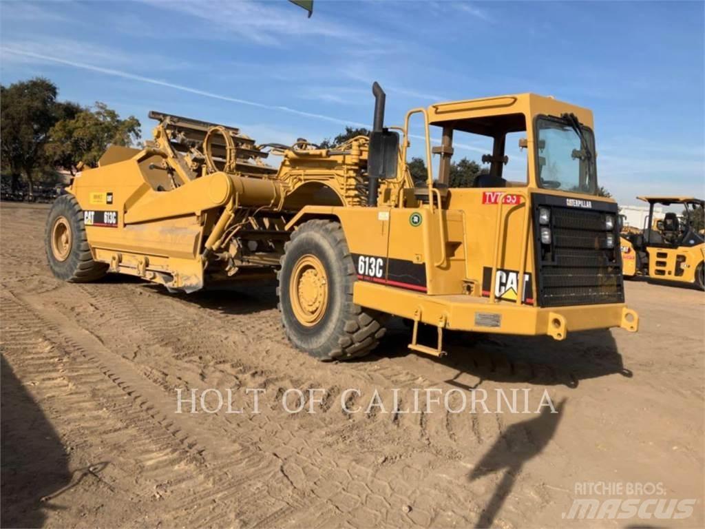 CAT 613C II Skrēperi