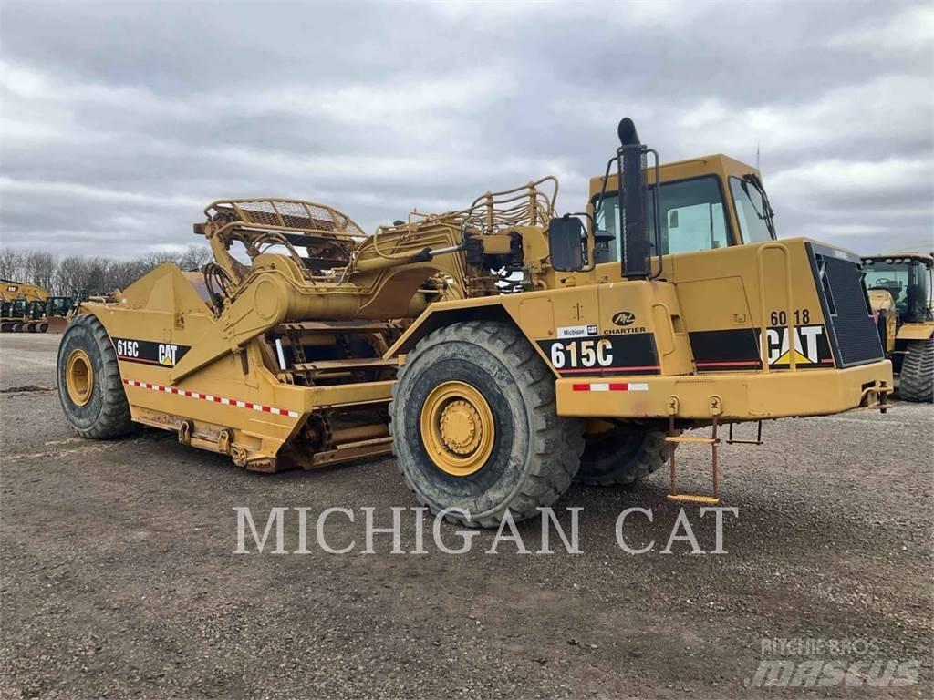 CAT 615C Skrēperi