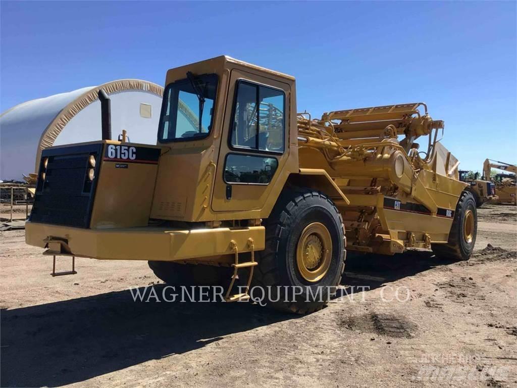 CAT 615C II Skrēperi