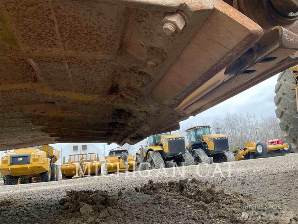 CAT 615CII A Skrēperi