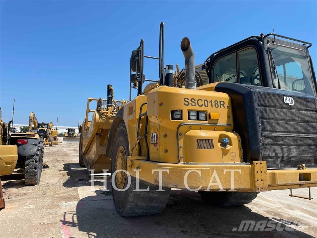 CAT 621 Skrēperi