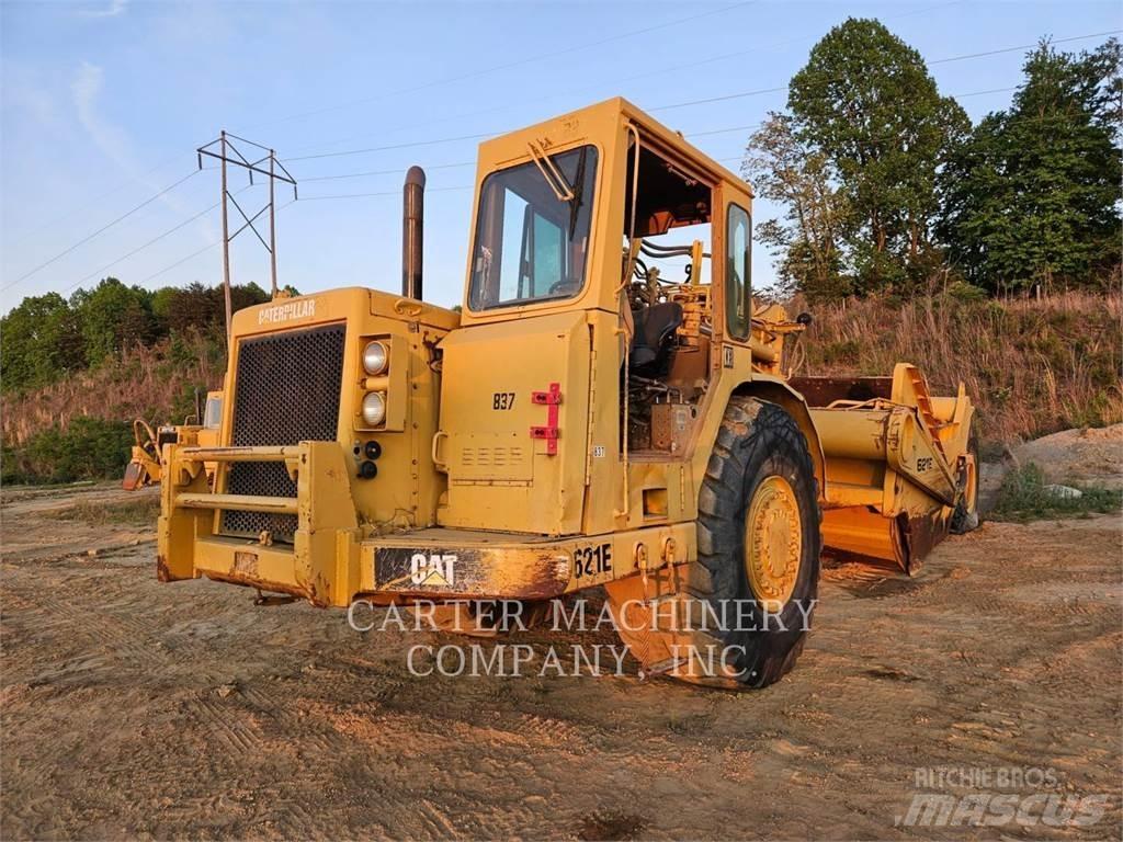 CAT 621E Skrēperi