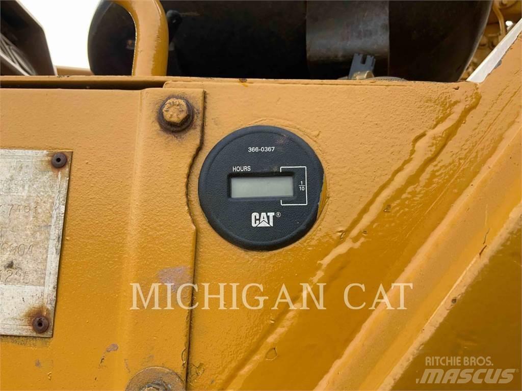 CAT 621E Skrēperi