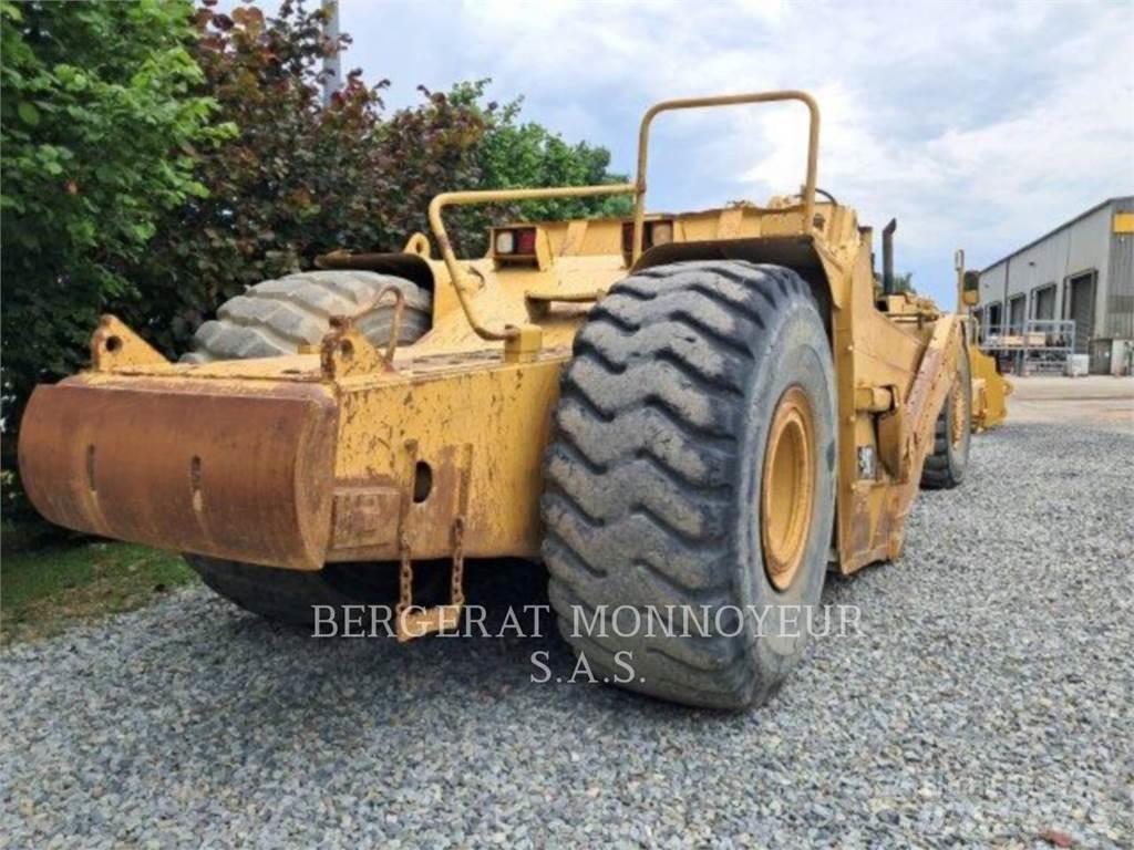 CAT 621F Skrēperi