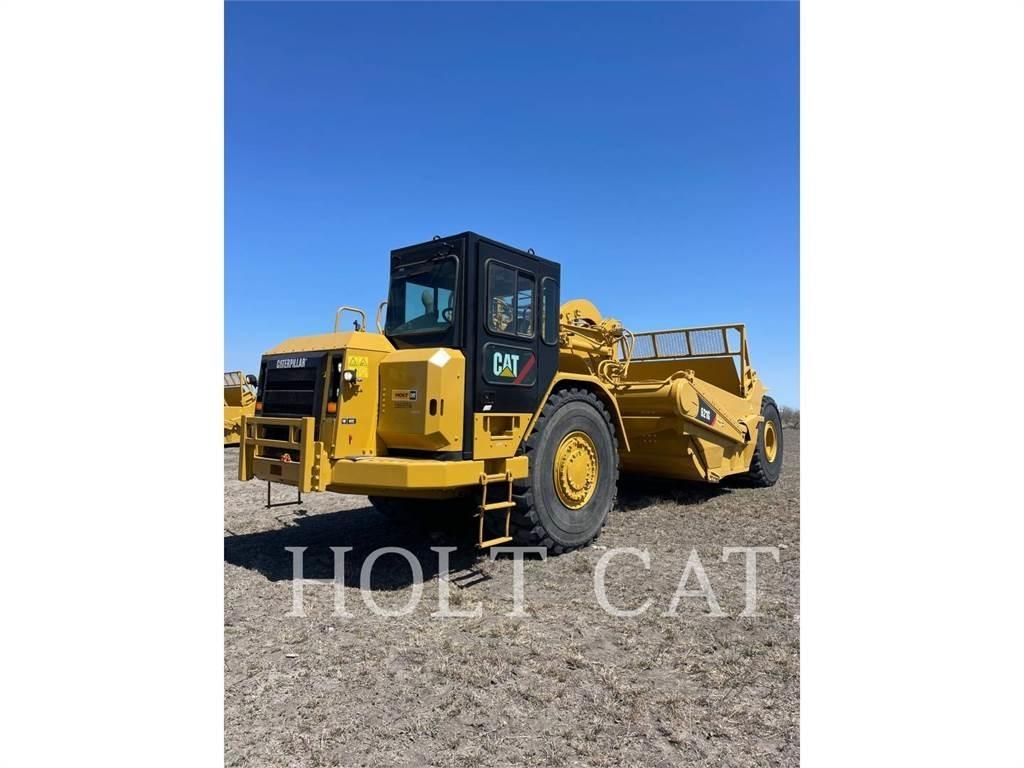 CAT 621G Skrēperi