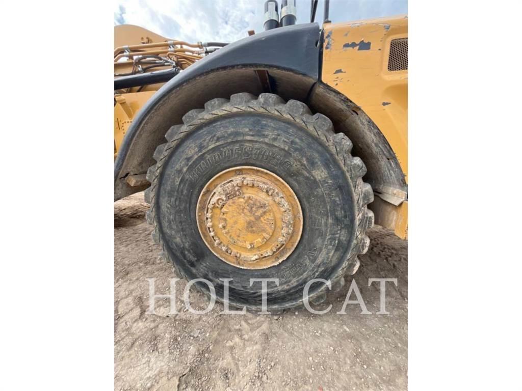 CAT 621K Skrēperi