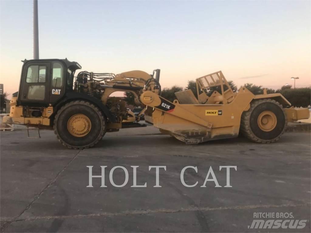 CAT 621K Skrēperi